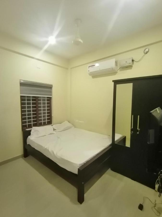 Queens Residency Thrissur Bagian luar foto